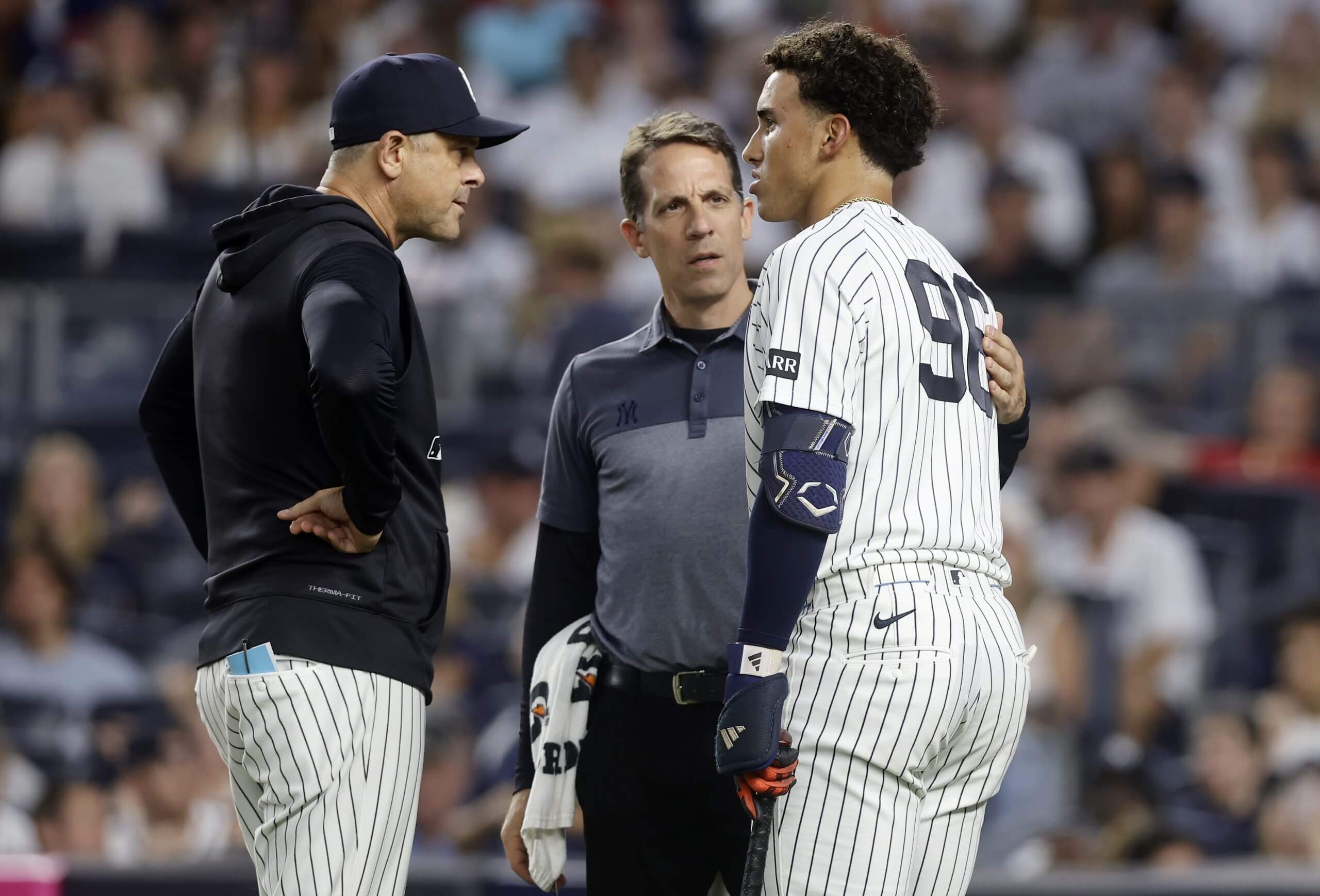 Yankees' George Lombard Jr. exits with knee discomfort, will undergo imaging