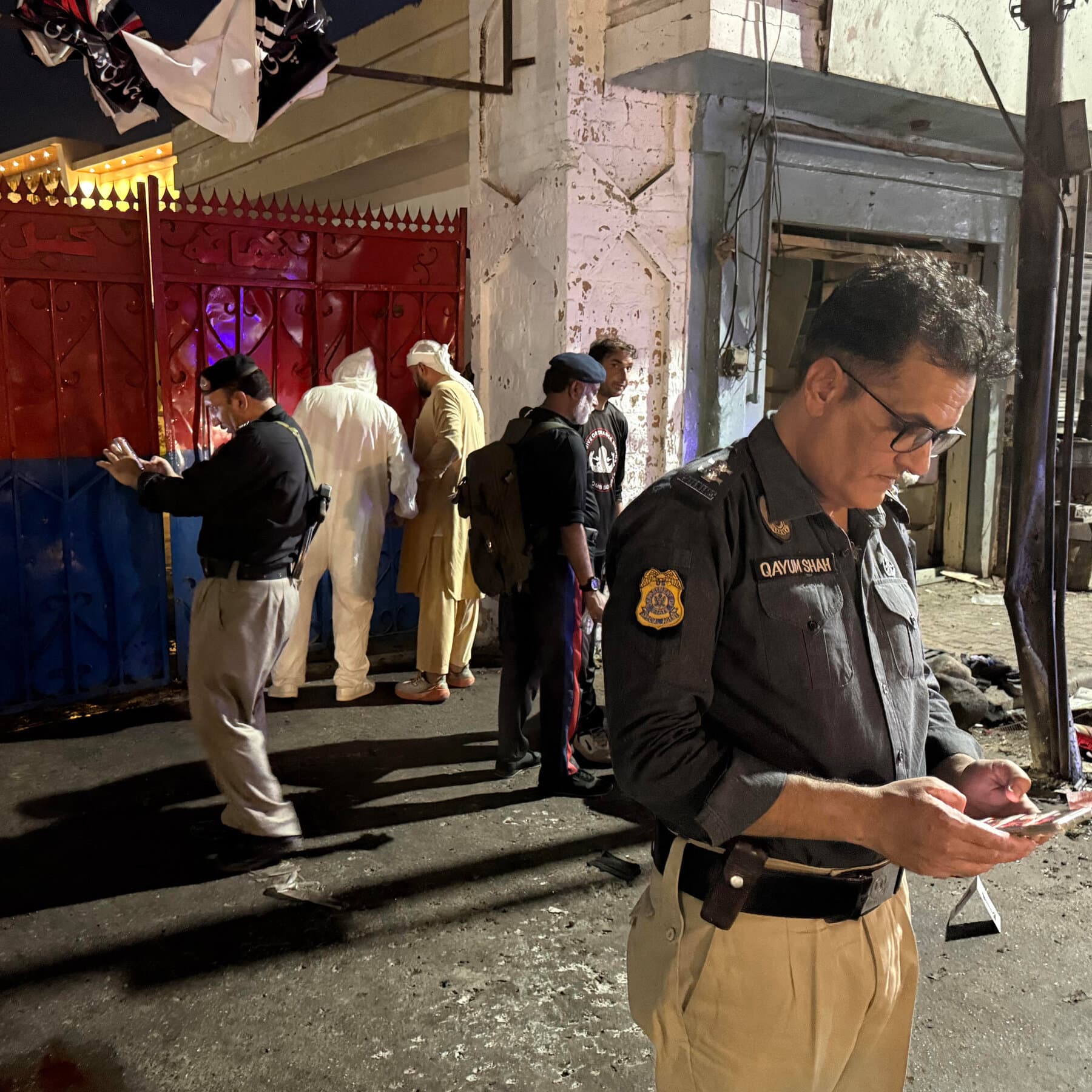 Pakistan Police Station Bombing Kills at Least 14