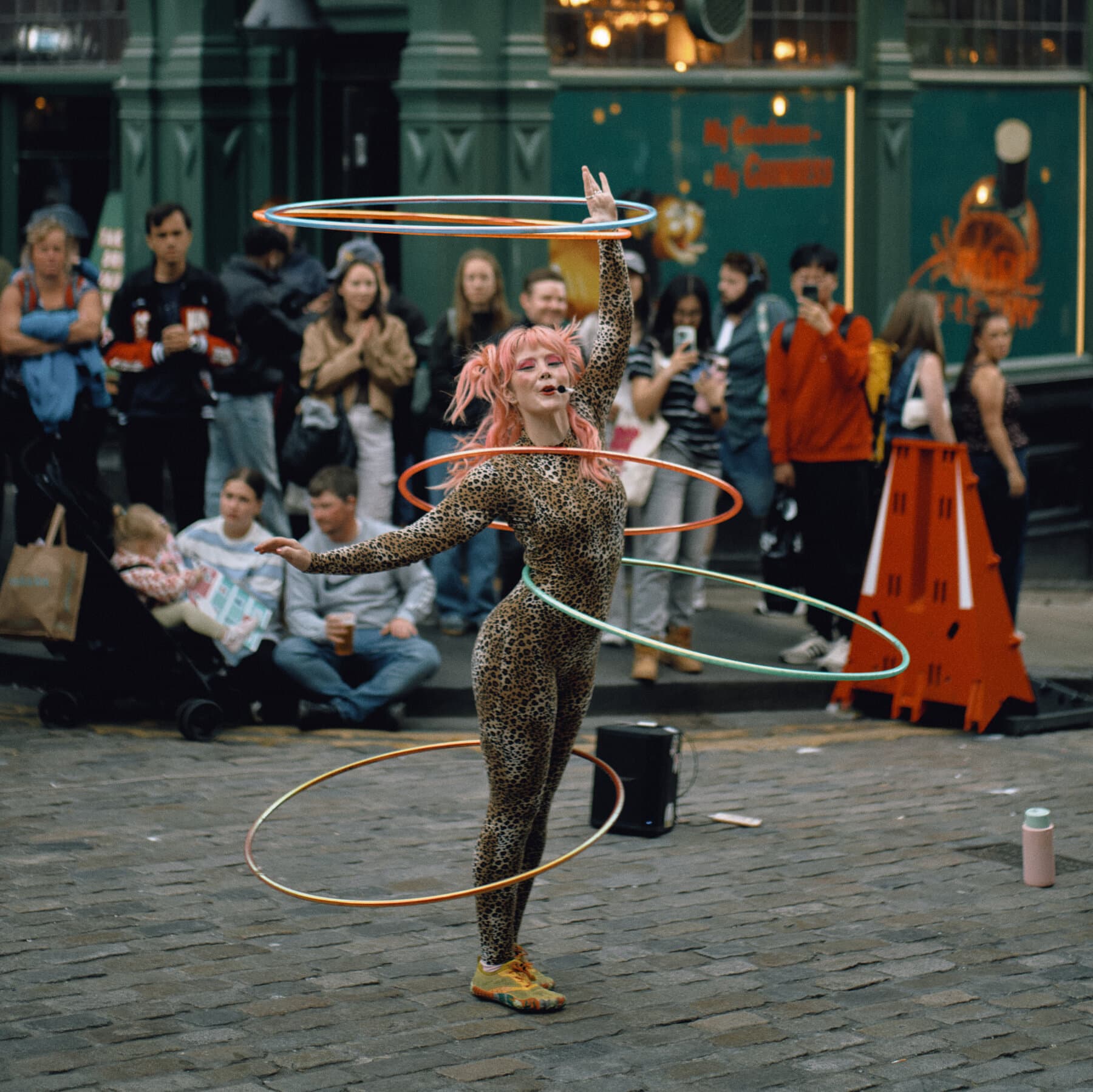 At Edinburgh Fringe, It’s Time for Comedy, Stunts and Even a Few Owls