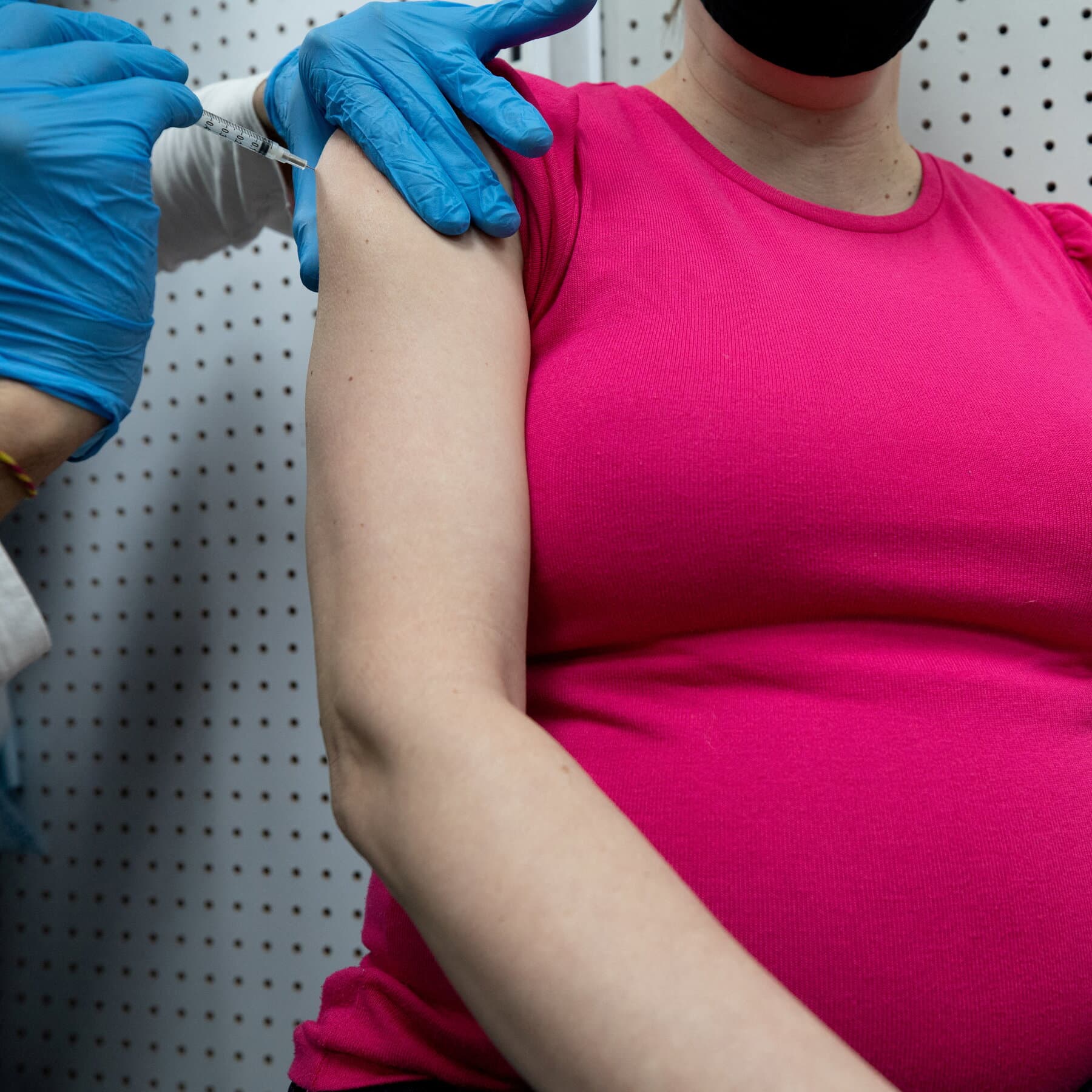No, COVID-19 vaccines don’t increase miscarriage rates