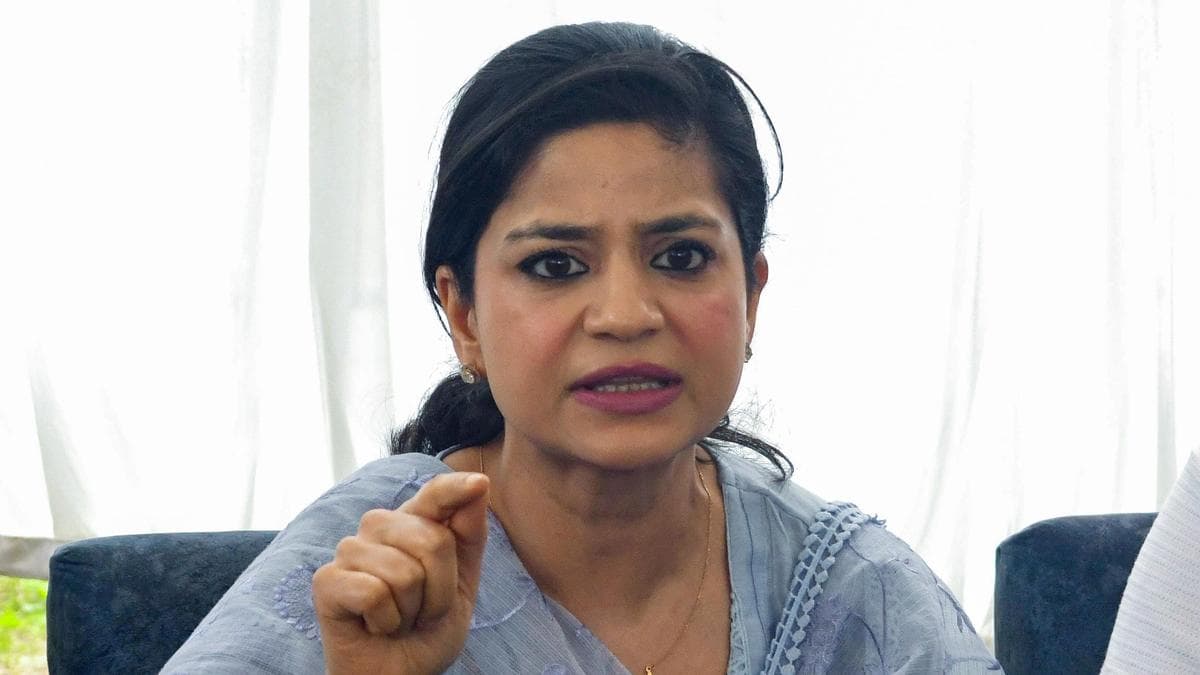 Sister of ex-Pakistan PM Khan says he is being tortured in jail