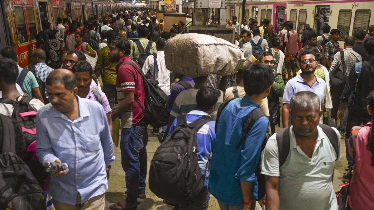 With more passenger trains and EMUs, Sealdah station daily footfall crosses a million passengers