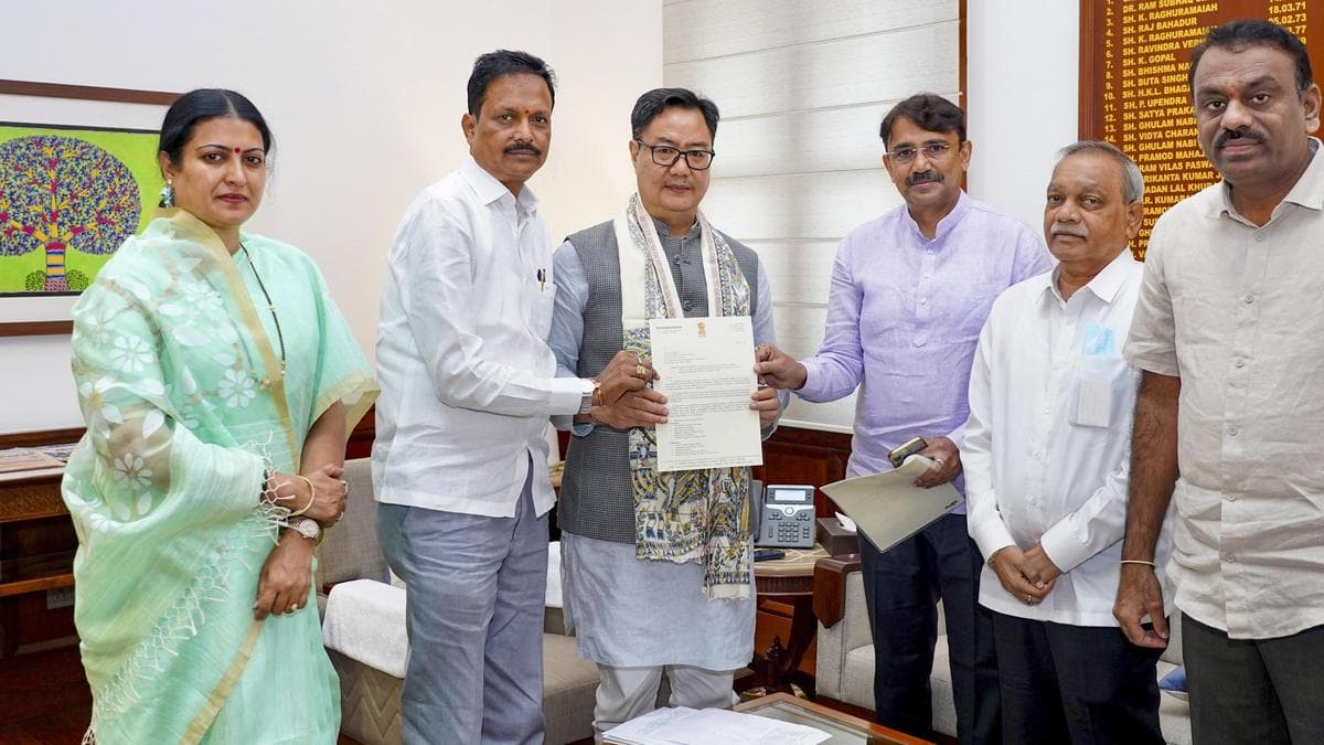 Delegation of MPs meets Union Minister Kiren Rijiju regarding developmental projects for Kalyan Karnataka
