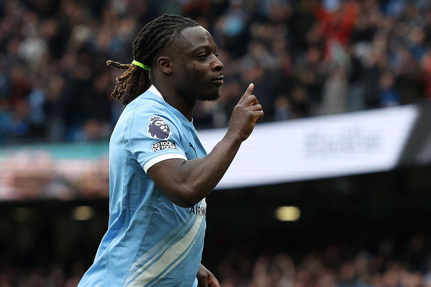 Jeremy Doku signs new Manchester City contract, Enzo Fernandez £120m Friday deadline: Thursday live transfer news