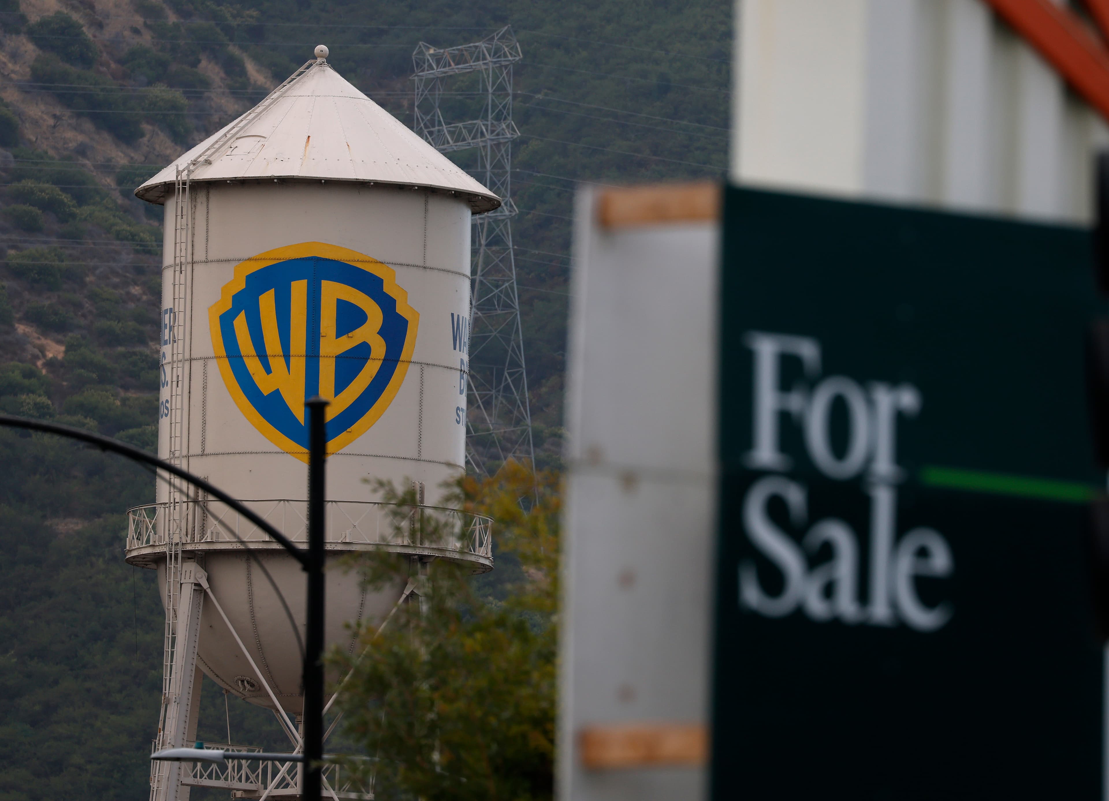Regal Cinemas CEO Eduardo Acuna Backs Paramount-Warner Bros. Merger, Says Antitrust Trial ‘Creates More Uncertainty and Distraction’