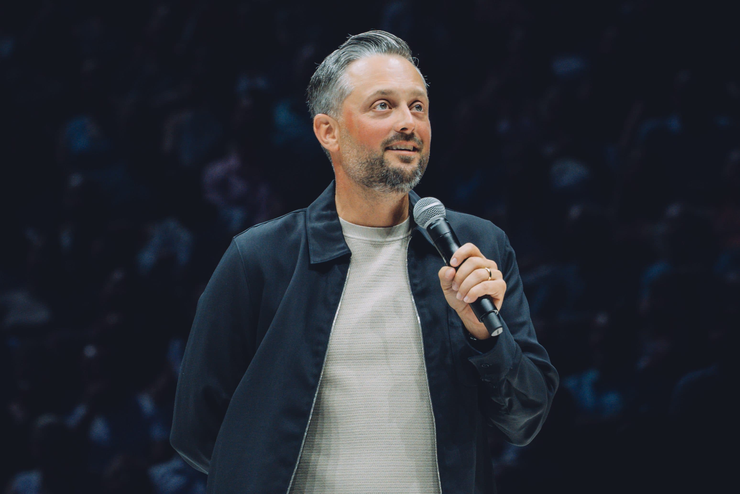 Nate Bargatze Sets Guinness World Record for Most Tickets Sold for a Stand-Up Comedy Tour (EXCLUSIVE)