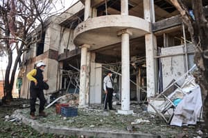 Truck explodes outside Colombia police base