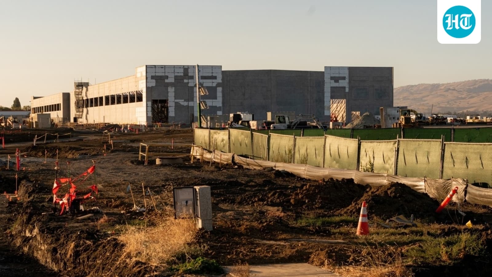 How Amazon built a data center in a California town without anyone noticing