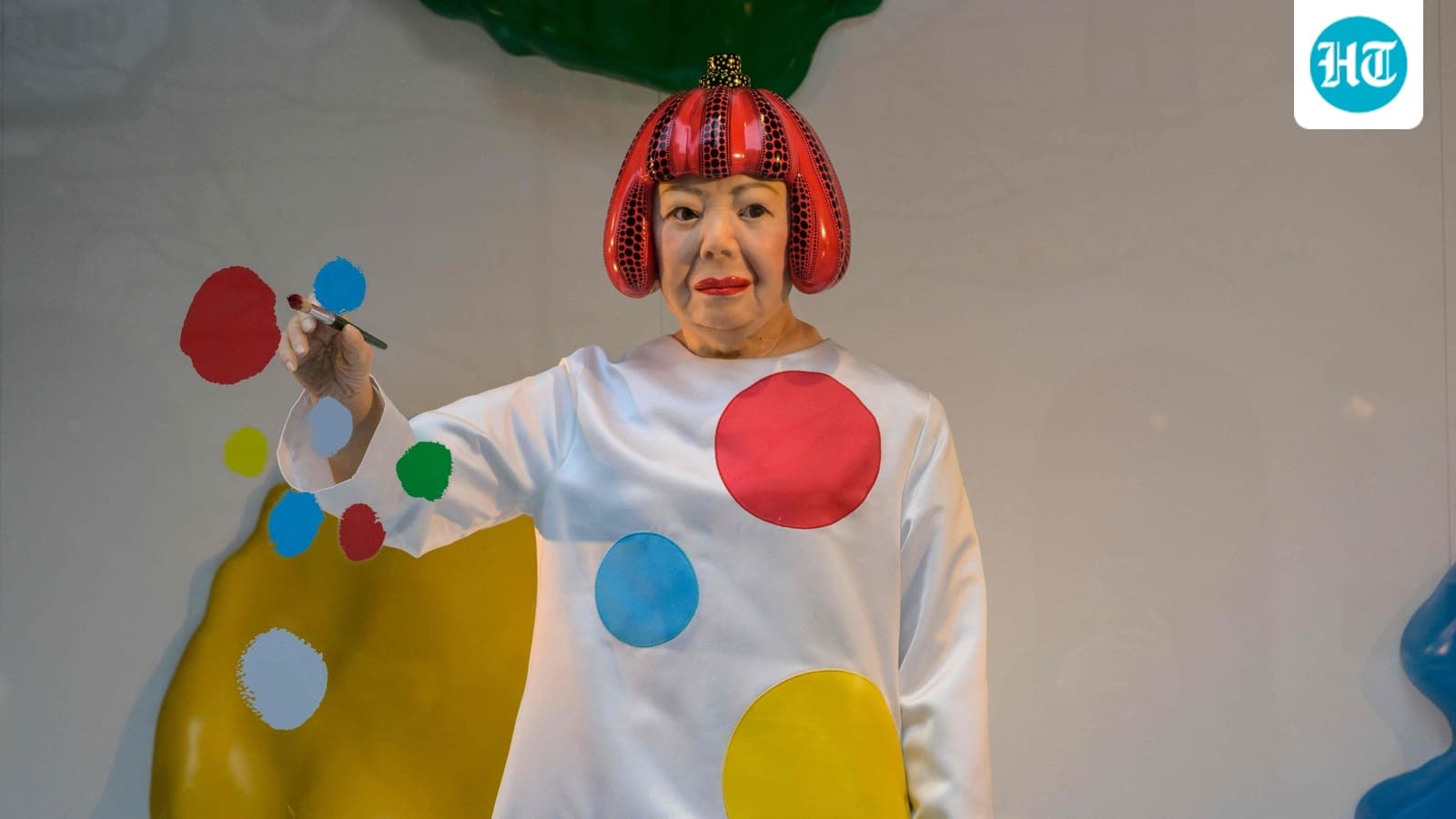 Japanese polka dot artist Kusama dies; LV museum features work