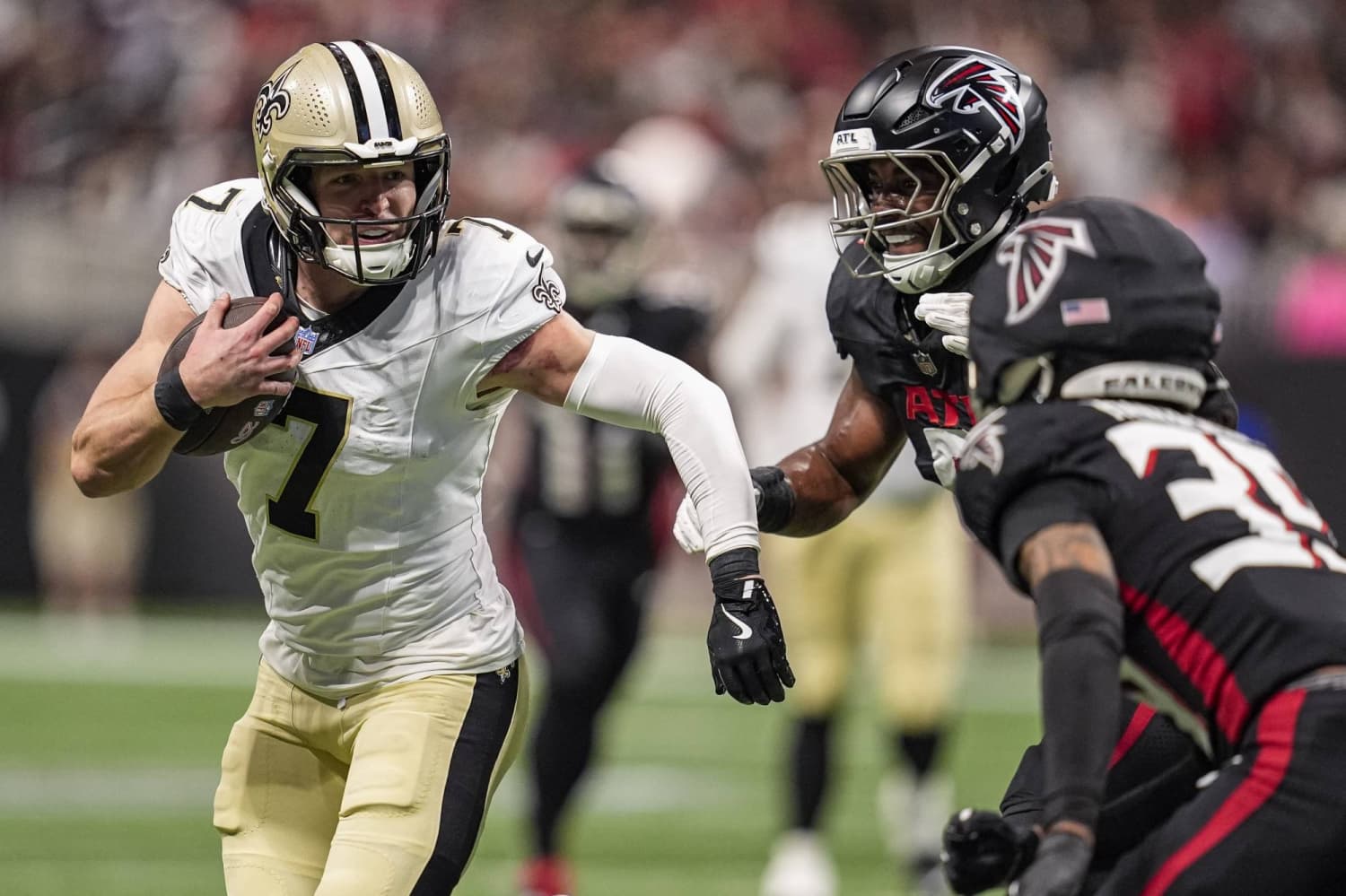 Broncos to 'Explore' Veteran QB With Experience Under Sean Payton