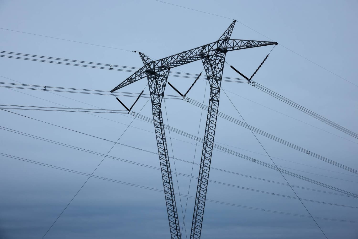 AI’s volatile power demand is damaging its own data centers