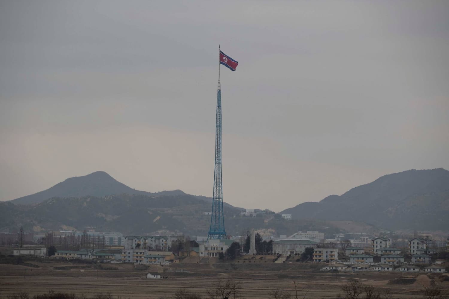 South Korea fires warning shots after North Korean soldiers crossed DMZ