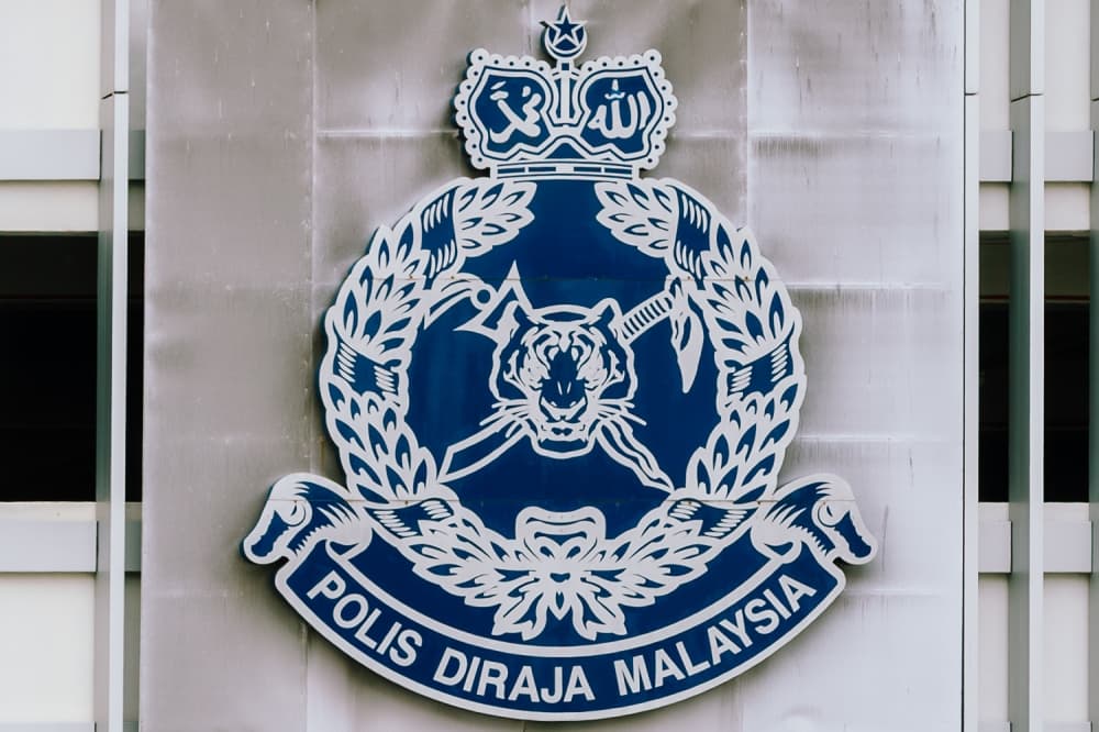 Police: 14-year-old girl arrested after allegedly injuring classmate with kerambit in Shah Alam