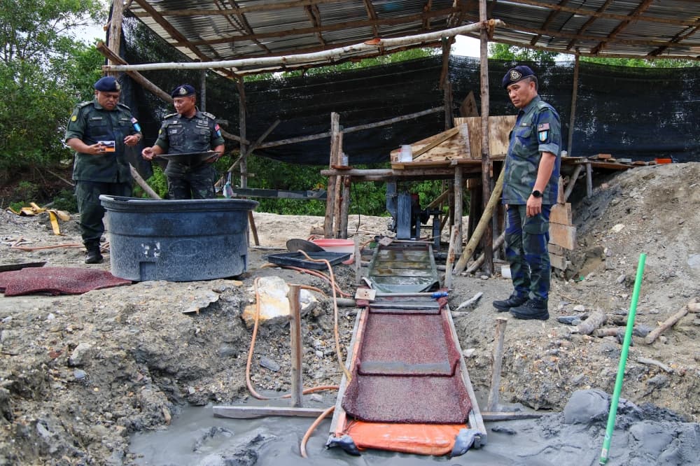 GOF seizes RM1.135m in gold‑mining equipment in Kuala Betis raid; suspect allegedly misused sand‑extraction permit
