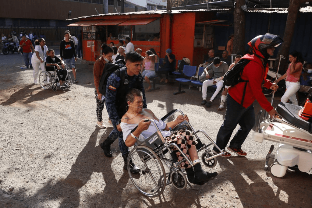 Photos: 7.4-magnitude earthquake rocks western Colombia