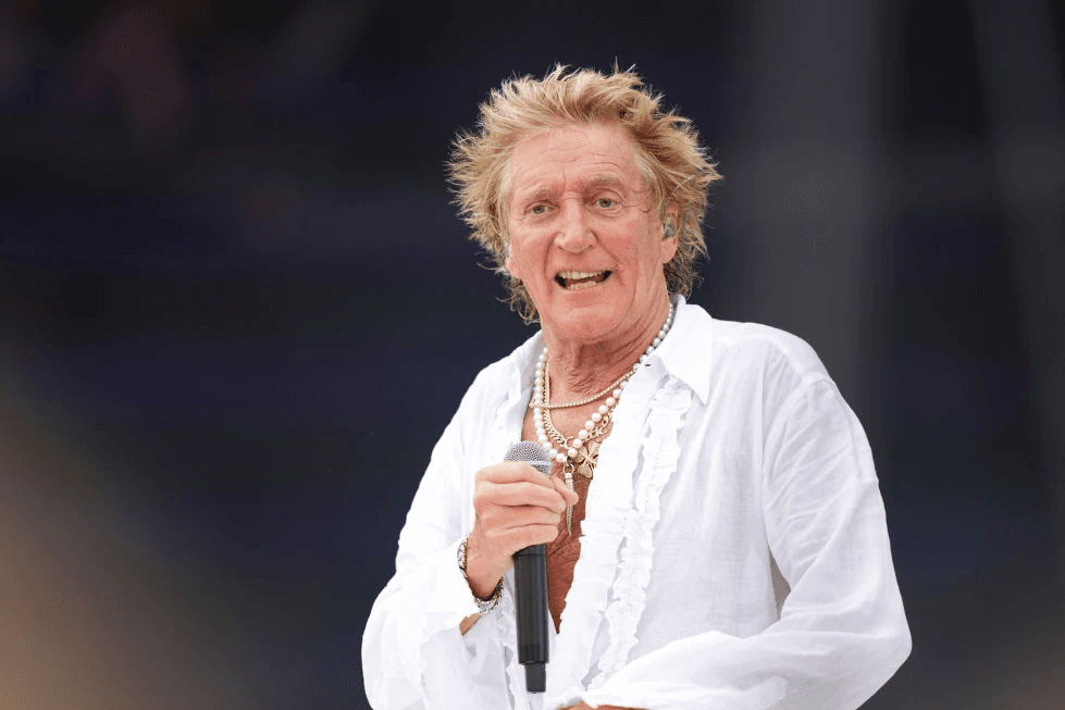 Sir Rod Stewart calls off remaining tour dates after coronary stent procedure