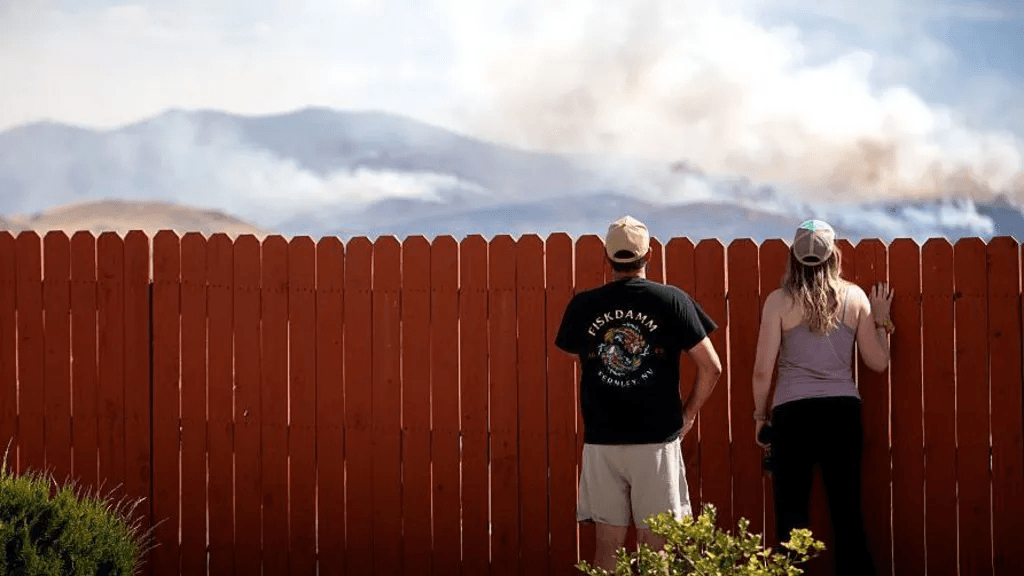 Nearly 90,000 told to evacuate as wildfire approaches Reno, Nevada