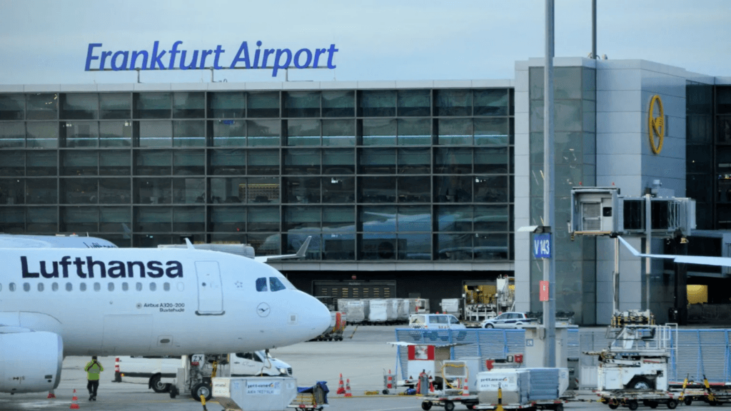 Two German airport workers die of malaria after ‘mosquito arrives on plane’