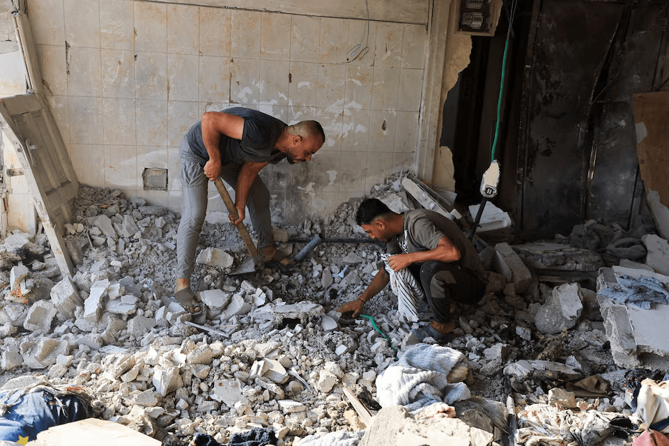 Israeli strikes kill nine in Gaza, Israeli minister says no deal to halt attacks