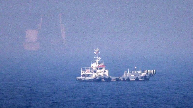 Trump warns Iran to open Hormuz or get 'hit very hard'
