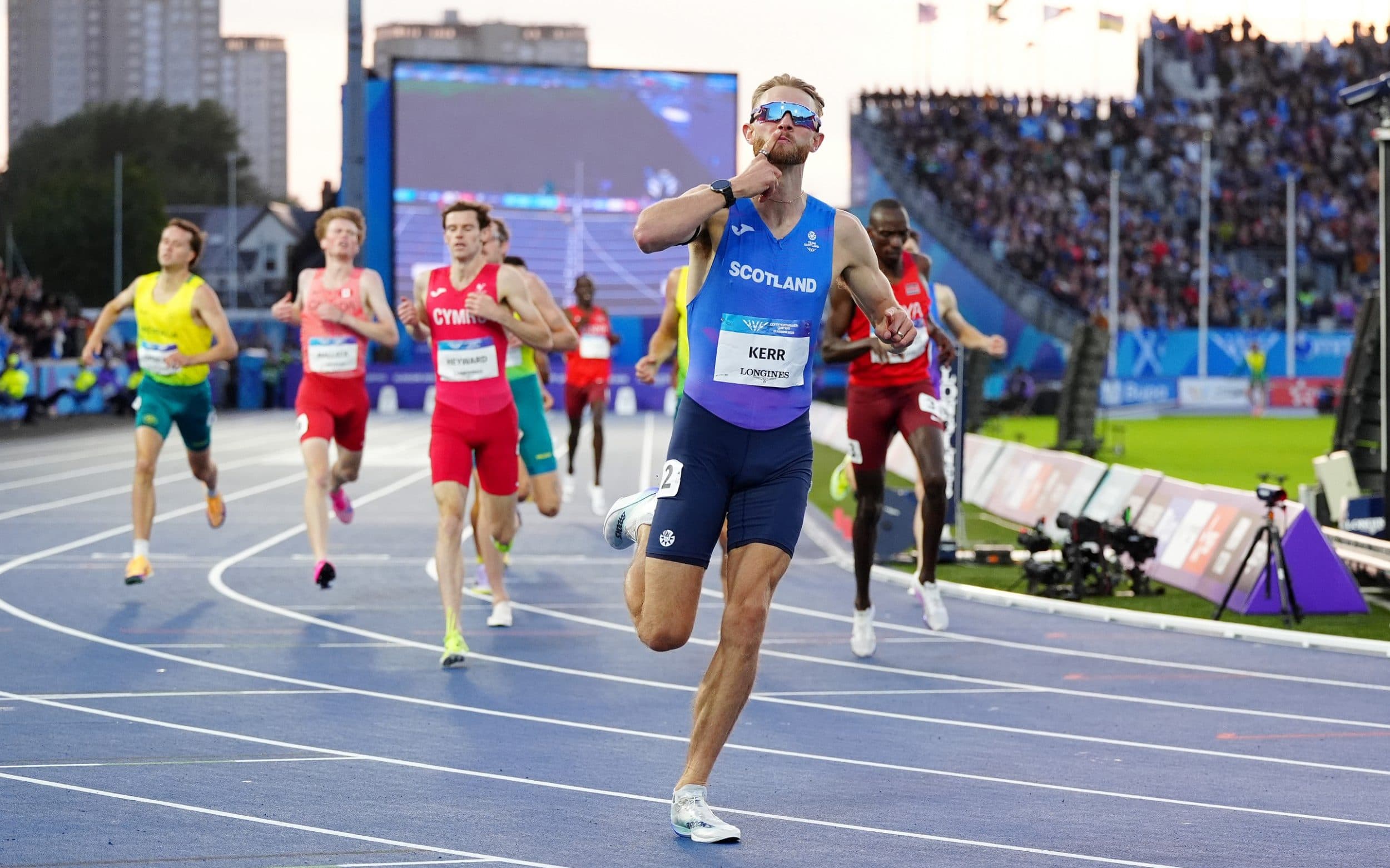 Kerr wins by a mile: Scot claims Commonwealth gold to emulate Bannister