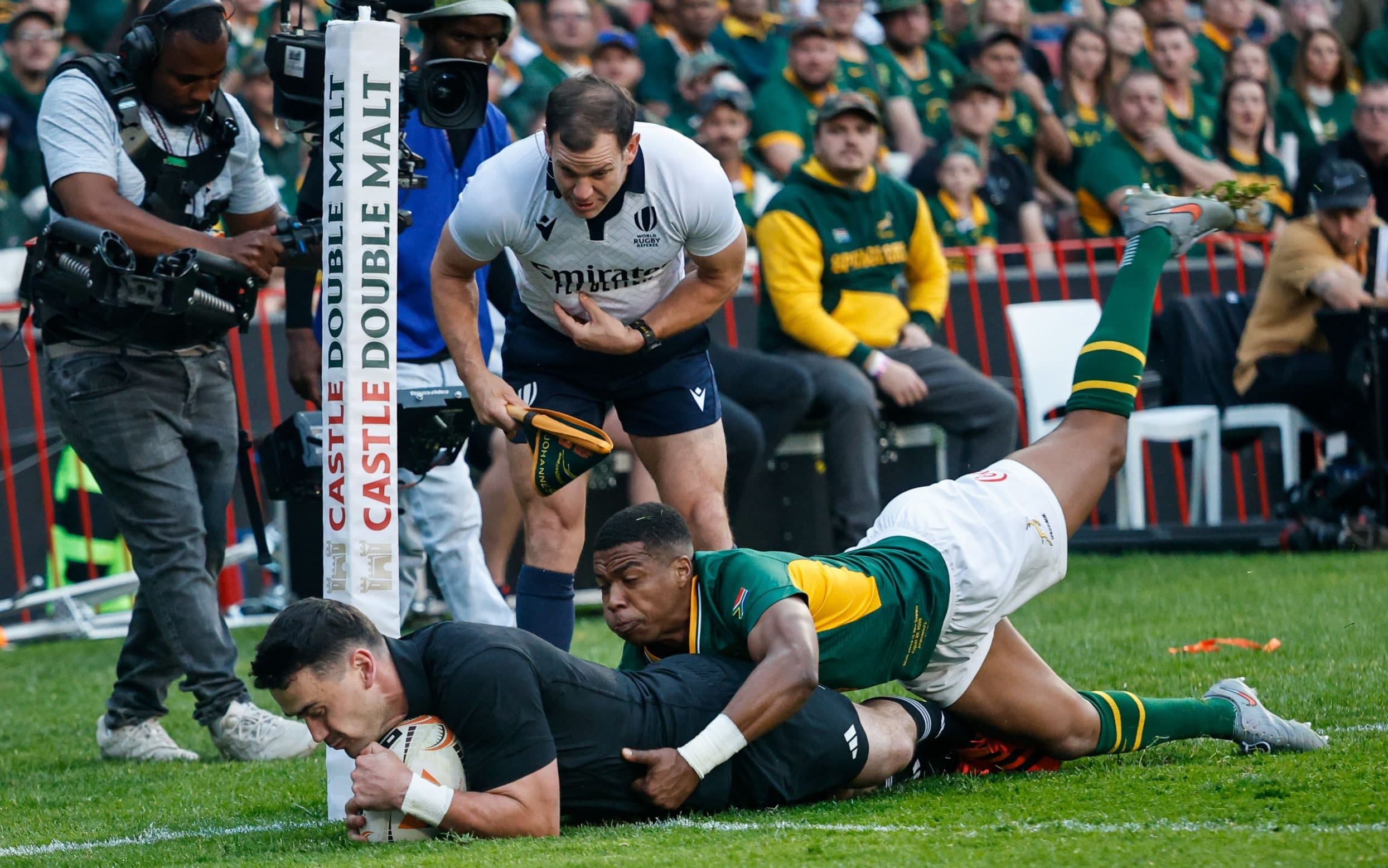 All Blacks stun Springboks in statement win